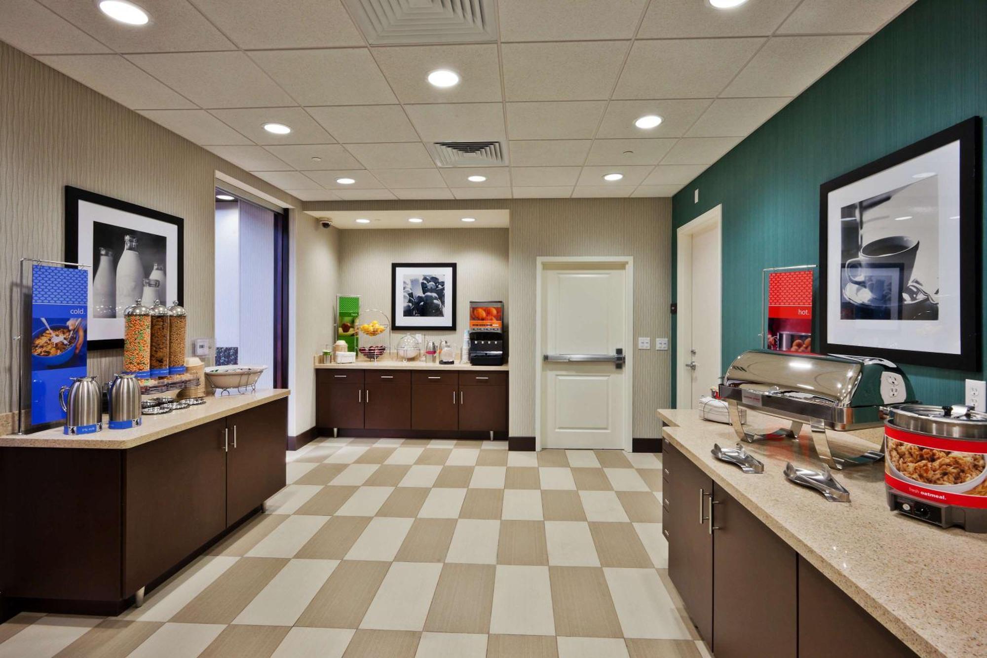 Hampton Inn & Suites Denver Airport / Gateway Park Aurora Dış mekan fotoğraf